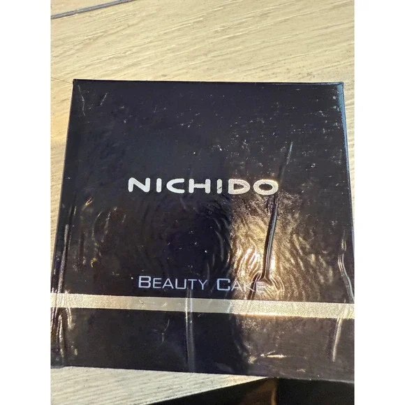Nichido Beauty Cake Amber Pressed Powder Makeup Compact Foundation‎