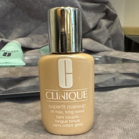 Clinique Superfit Makeup Foundation - Honey  .5 fl‎ oz