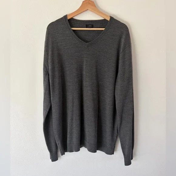 J. Crew Grey‎ 100% Merino Wool Men’s V-Neck Knit Sweater Size XLT