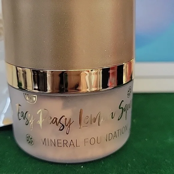 Belle Beauty by Kim Gravel Easy Peasy Powder Matte Mineral Foundation Med Tan