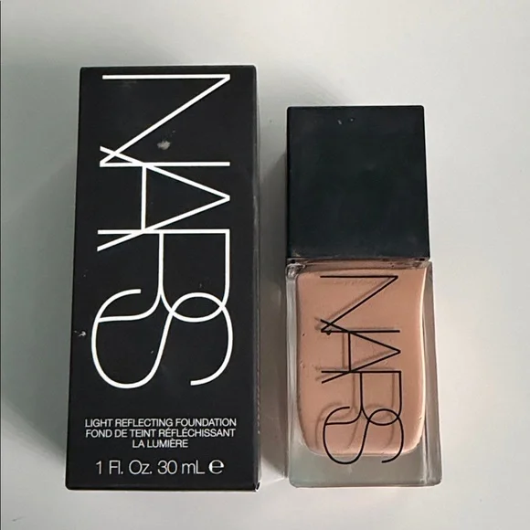 NARS  Light Reflecting Skin Improving Medium Coverage Foundation