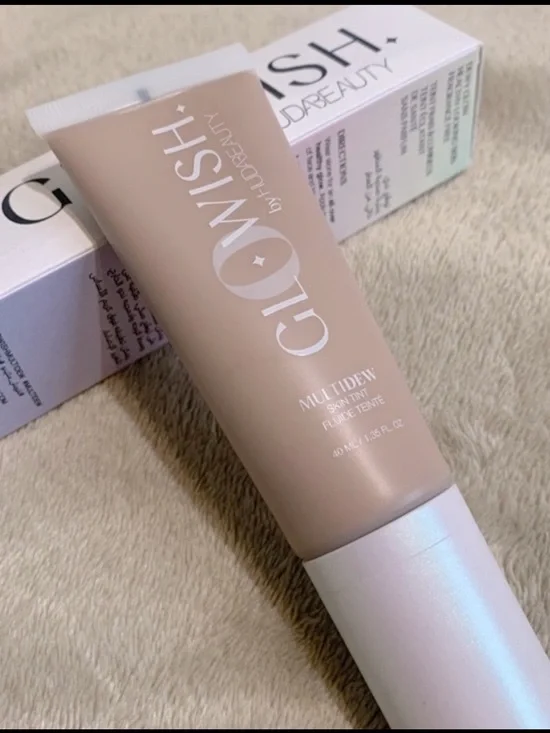 Huda Beauty GloWish MultiDew Skin Tint Foundation Light Medium 04 BNIB