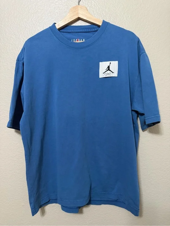 Jordan Blue Short-Sleeve Logo Patch Crewneck Tee Oversized Fit Size S