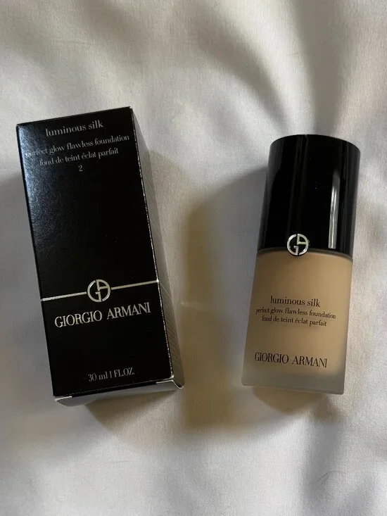 Giorgio Armani Luminous Silk Perfect Glow Flawless Foundation, 02, Orig. Formula