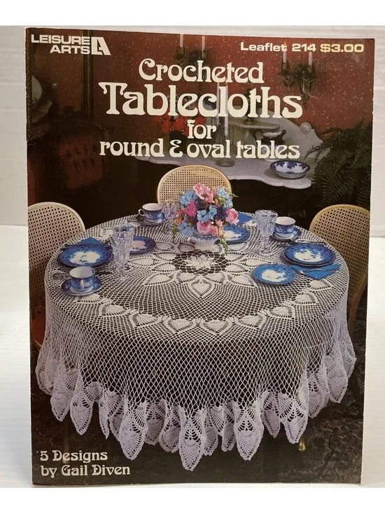 Crocheted Tablecloths for Round & Oval Tables Vintage Leaflet Leisure Arts - EUC