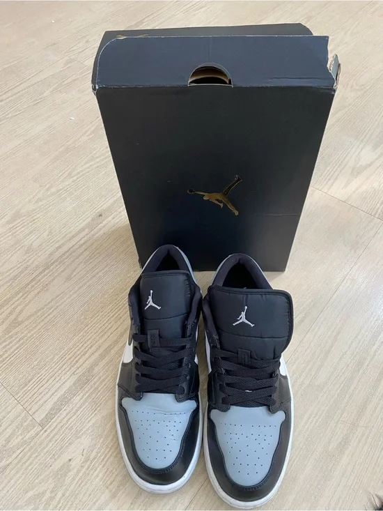 Jordan Low-Top Sneakers in Black and Gray