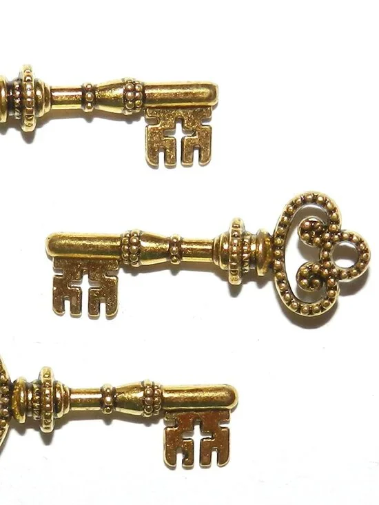M5109 Antiqued Gold Skeleton Key 32mm Pendant Charm Drop Focal 10pc