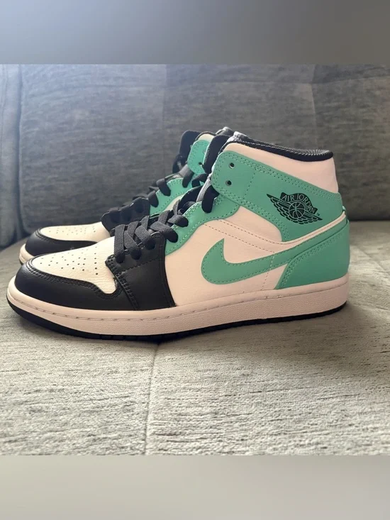 Like NEW Air Jordan 1 Mid Tropical Twist Igloo Men’s Sneakers