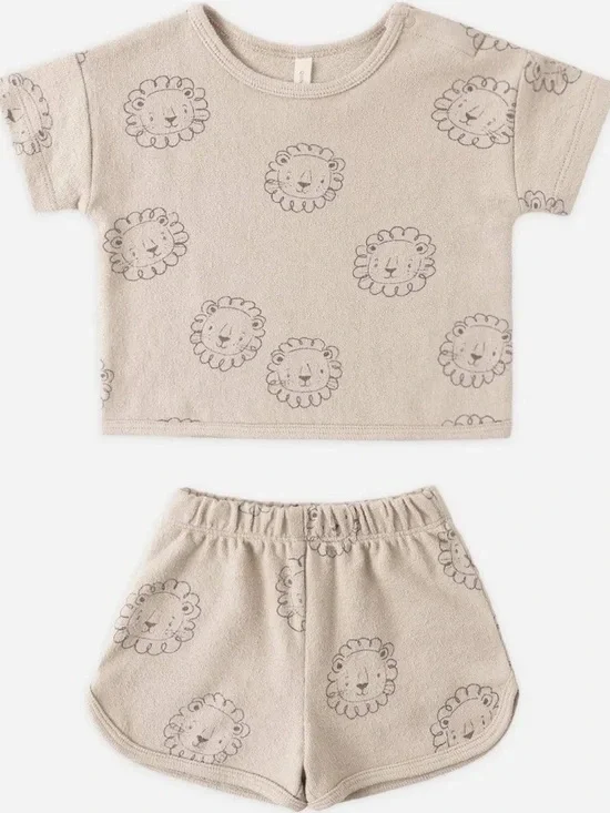 NWT Quincy Mae Spongy Lion set