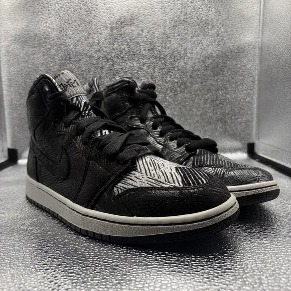 Size 8.5 Air Jordan 1 Retro High BHM Black/White Mens Sneaker 579591-010