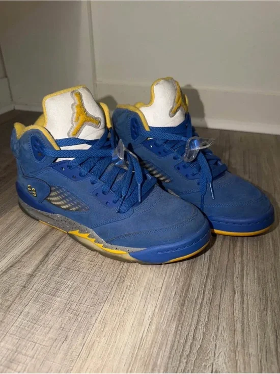 Jordan 5’s Laney Varsity Grade-school Sneakers - size 6.5