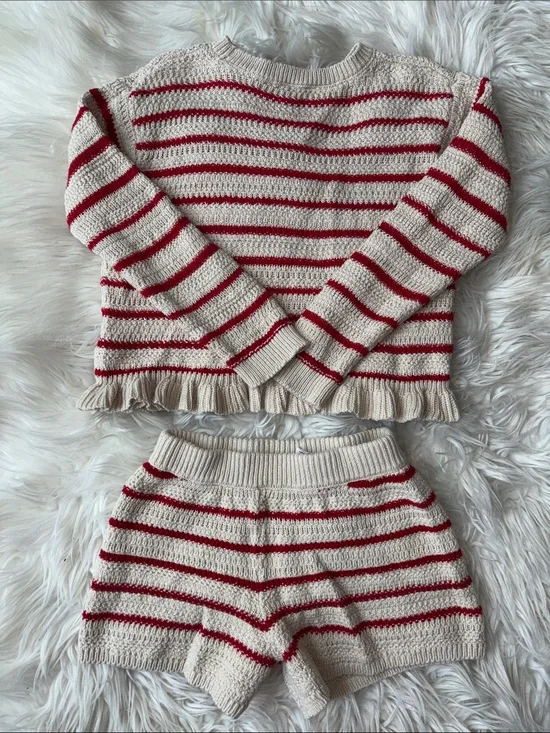 Jessica Simpson beach vibes outfit