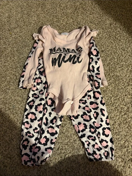 Pink 'Mama's Mini' Ribbed Onesie with Pink & Black Leopard Pants
