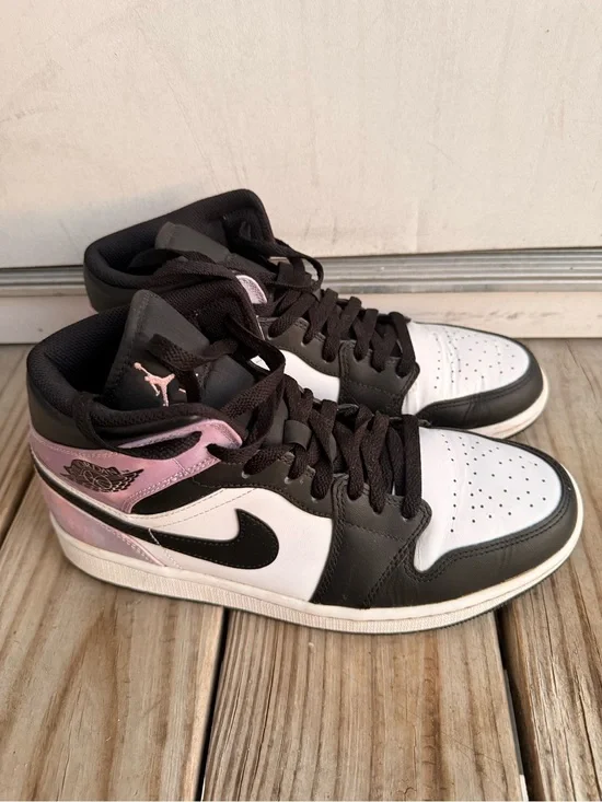 Jordan 1 Mid men’s Sneakers - White/Black/Pale Pink