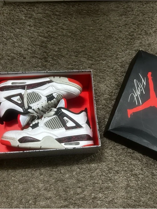 Air Jordan 4 Flight Nostalgia