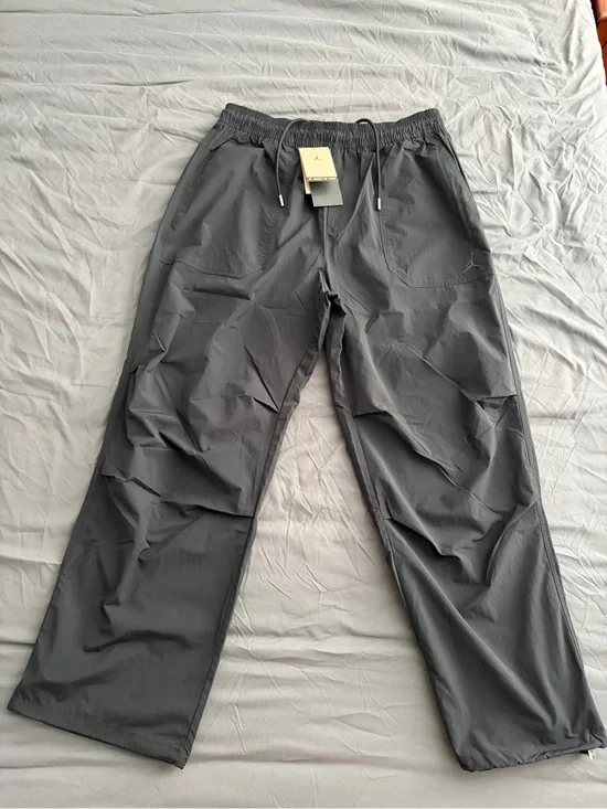 Air Jordan Essentials Woven Pants | Men's Medium | Black - NEW with tags