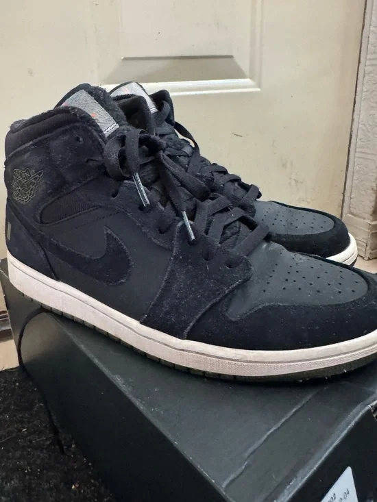 Jordan 1 Black High-Top Sneakers