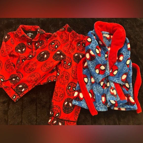 Spider-Man Boys 3-Piece Pajama & Robe Lot | 4T Pajamas (Robe 2T–3T)