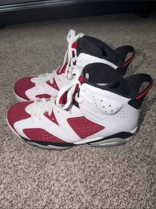Jordan Men's White and Red Retro Basketball Sneakers