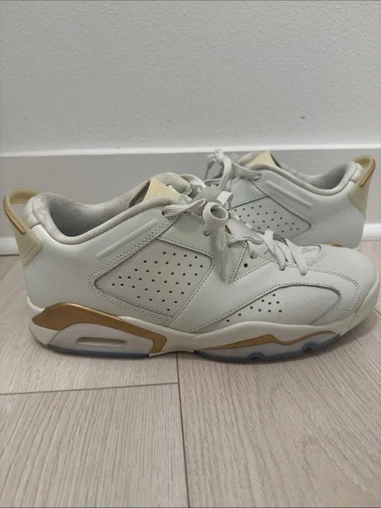 Air Jordan 6 low ‘Lunar New Year’. White and Gold Sneakers. Men’s 10.5
