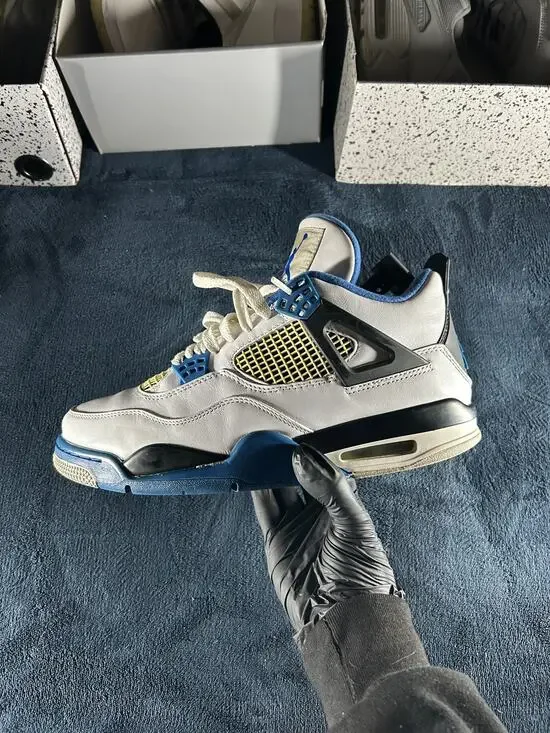 Jordan 4 Motorsport