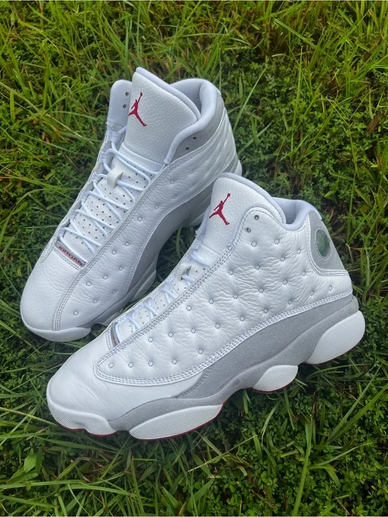 CLEAN Air Jordan 13 XII size 9.5 Mens Wolf Grey shoes