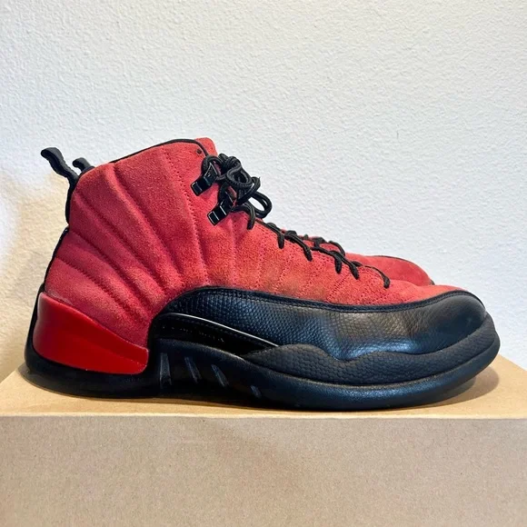 AUTHENTIC Jordan 12 Retro Reverse Flu Game size 10.5 CT8013-602 2020 PRE-OWNED