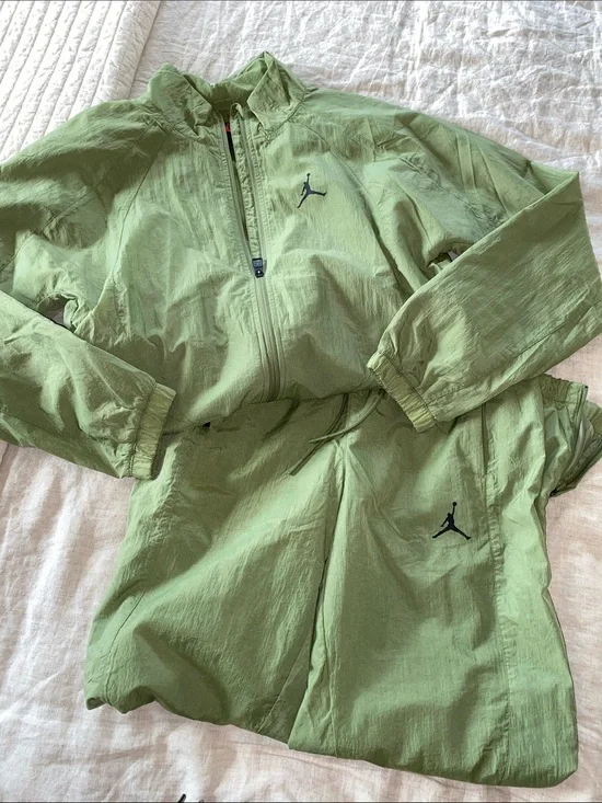 Jordan Light Green Two-Piece Windbreaker Set