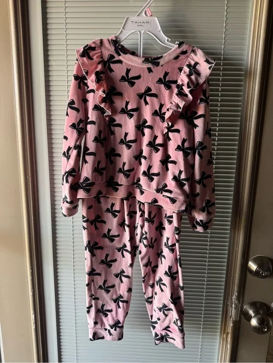 Btween Girls Pink Velvet Bow Lounge Set Size 5 Ruffle Sweatshirt & Jogger