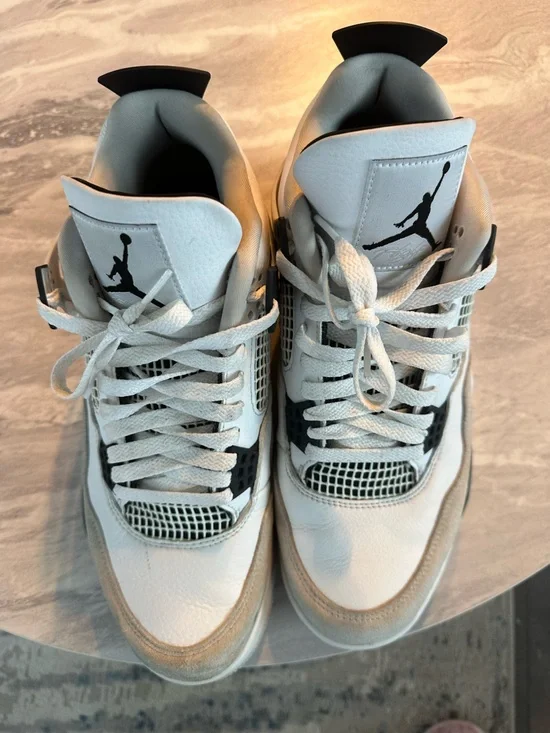 Nike Air Jordan 4 Retro sneakers 