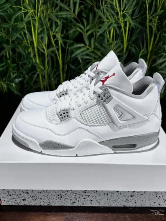 Nike Air Jordan 4 Retro [White Oreo]