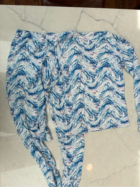 Blue and White Wave Print Long Sleeve base layer set