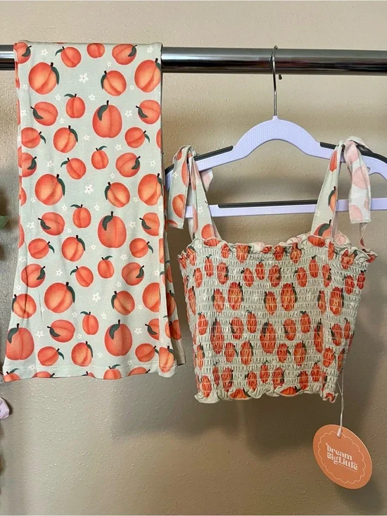 7/8 Peaches Bamboo Tank with Flare Leggings