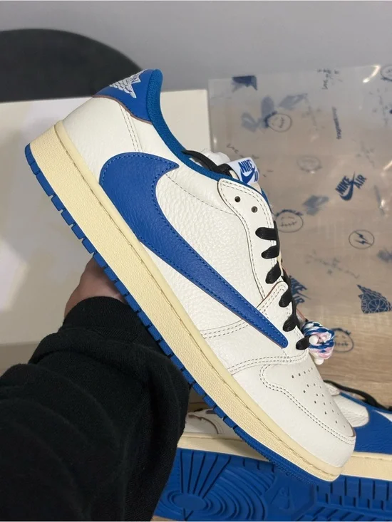Jordan 1 low × Travis Scott Fragment 2.0