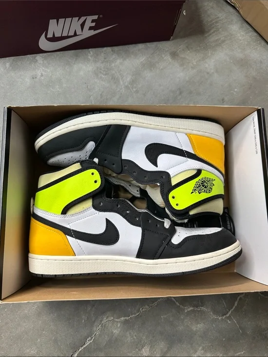 Retro 1 Volt size 10