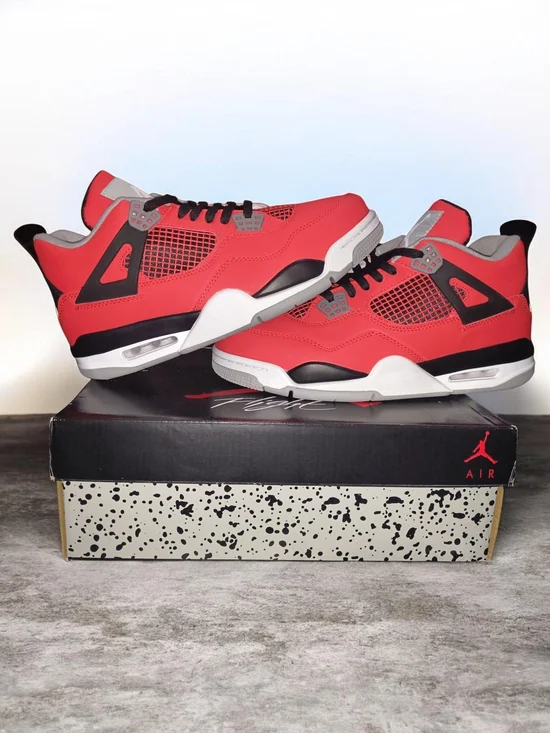 Air Jordan 4 