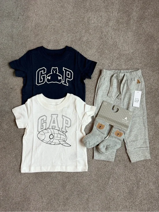 GAP Baby Set - Navy & White Tee, Gray Joggers and Socks NWT