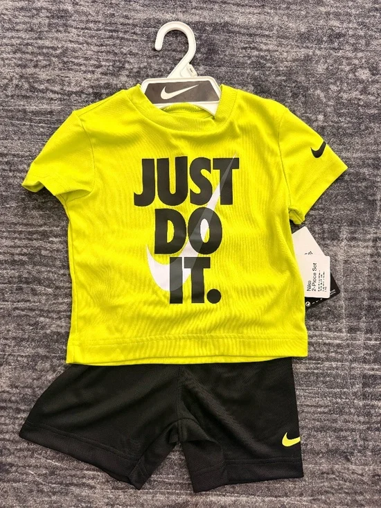 Nike Boys 2 Piece Black with Cyber