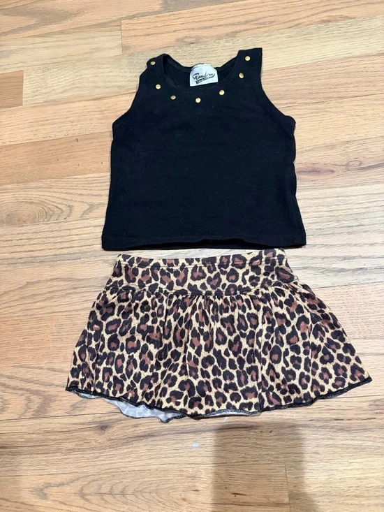 Denny’s Random Hearts baby girl leopard print outfit with studs and bow