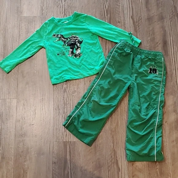 OshKosh/Children's Place Long Sleeve/Pants Dinosaur Outfit Size 3T