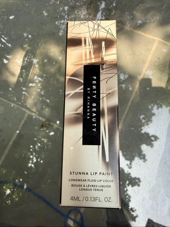 Fenty Beauty Stunna Lip Paint - Unbutton (02) NIB