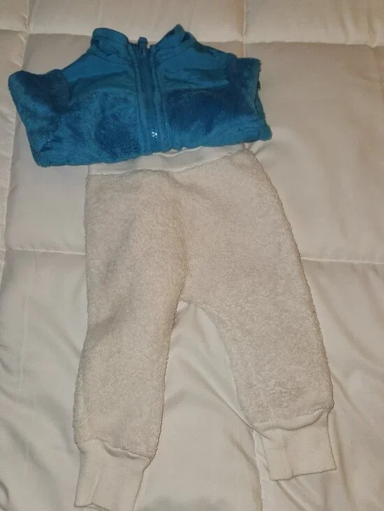 Baby Clothes: 6-9M: 2 Piece Fuzzy Winter Set