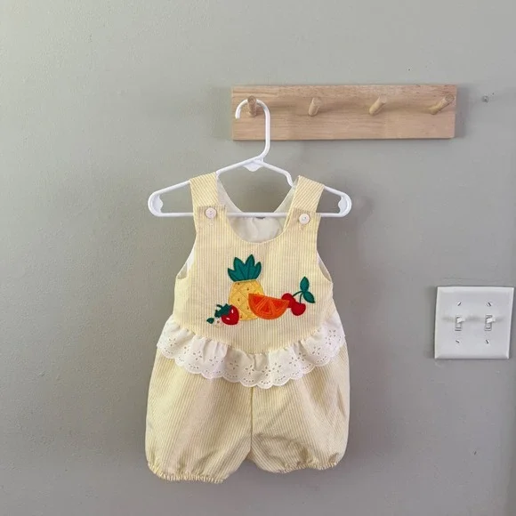 VTG. 12M fruit romper + hat