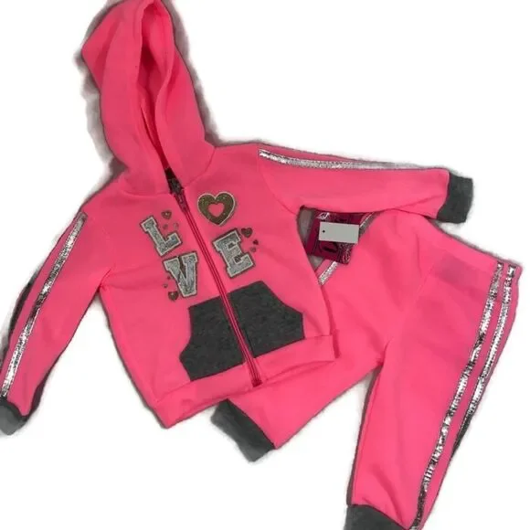 BNWT Girls Sweat Suit in Pink and Sliver‎