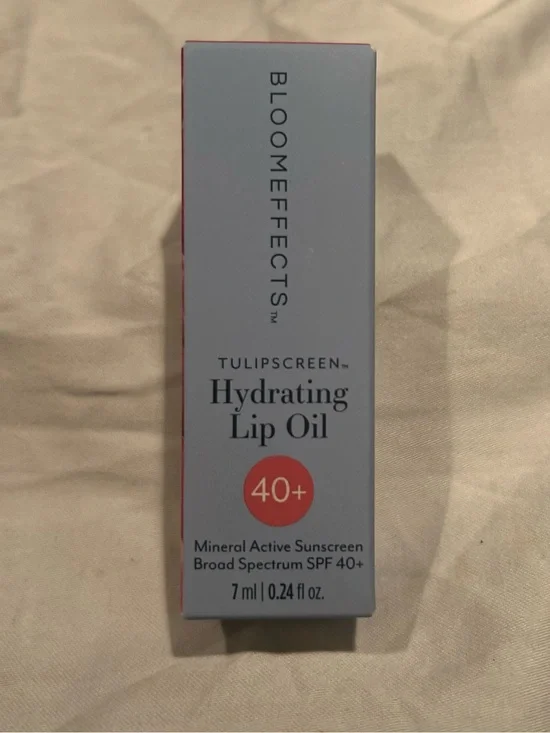BLOOMEFFECTS TulipScreen Hydrating Lip Oil SPF 40+ - color is Tulipy Pink