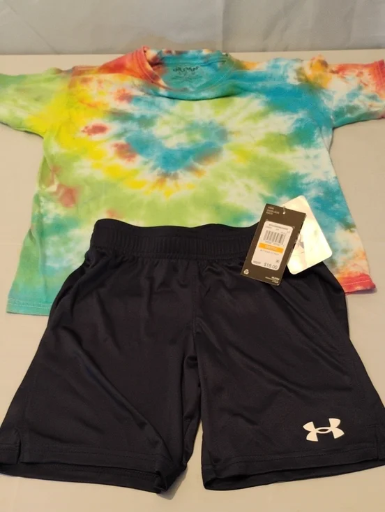 Boys Under Armour Active Shorts  Gildan Tie-Dye Shirt Bundle - Youth Small (7/8
