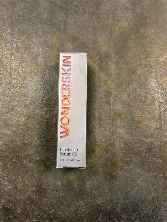 Wonderskin Lip Rehab Serum Oil- Honey