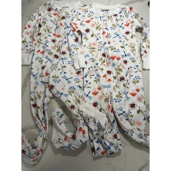 Old Navy x Lovevery Lot Of 2 Snug-Fit 2-Way-Zip Footed One-Piece 12-18 Months