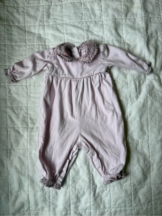 Petit Bebe Baby Girl Pink Floral-Trim One-Piece Romper 6 Months Peter Pan Collar