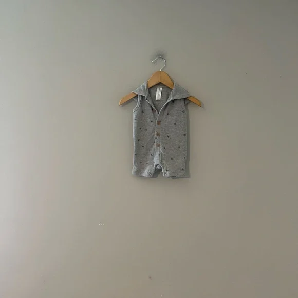 $12 ADD ON Modern Moments romper baby boy gray 0-3M Zara‎ H&M easy peasy